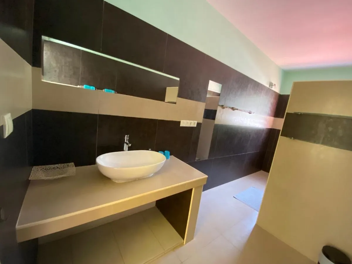 Don Genaro Apartments Barber