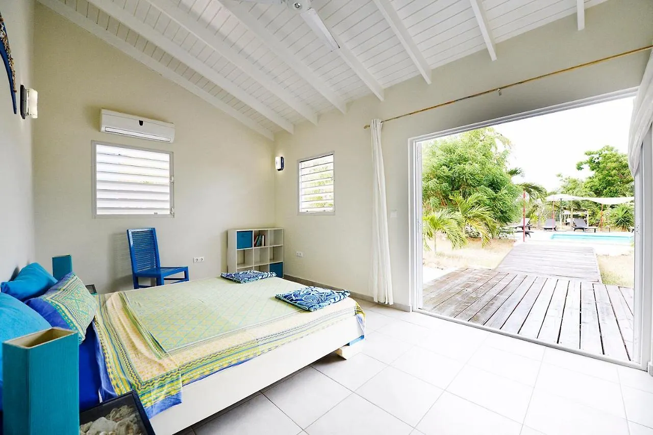 Don Genaro Apartments Barber