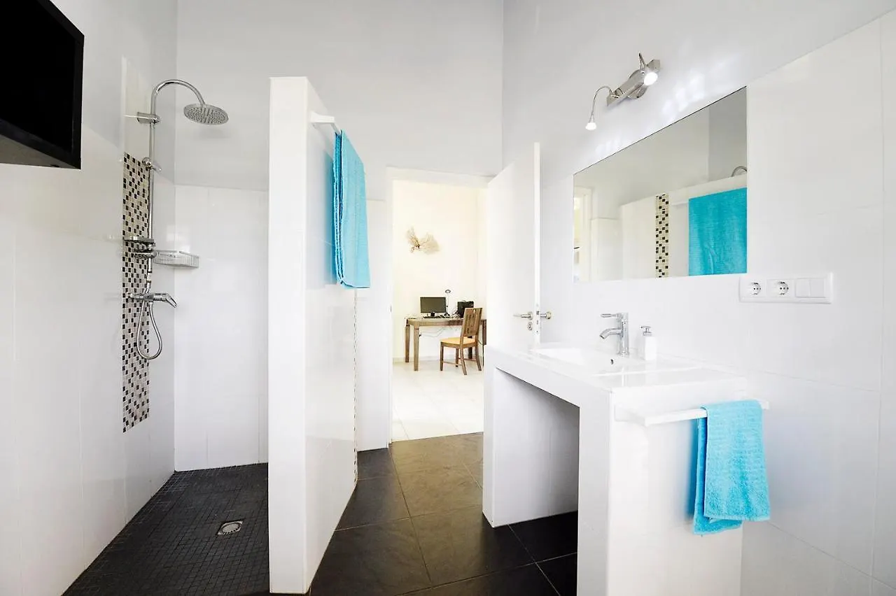 Don Genaro Apartments Barber