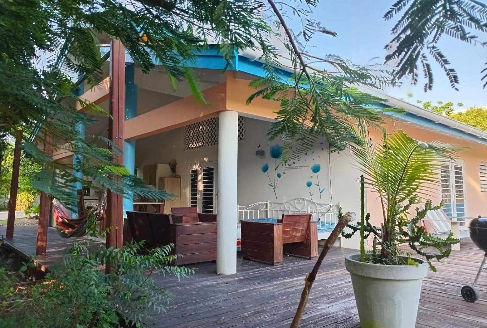 Don Genaro Apartments Barber 0*,