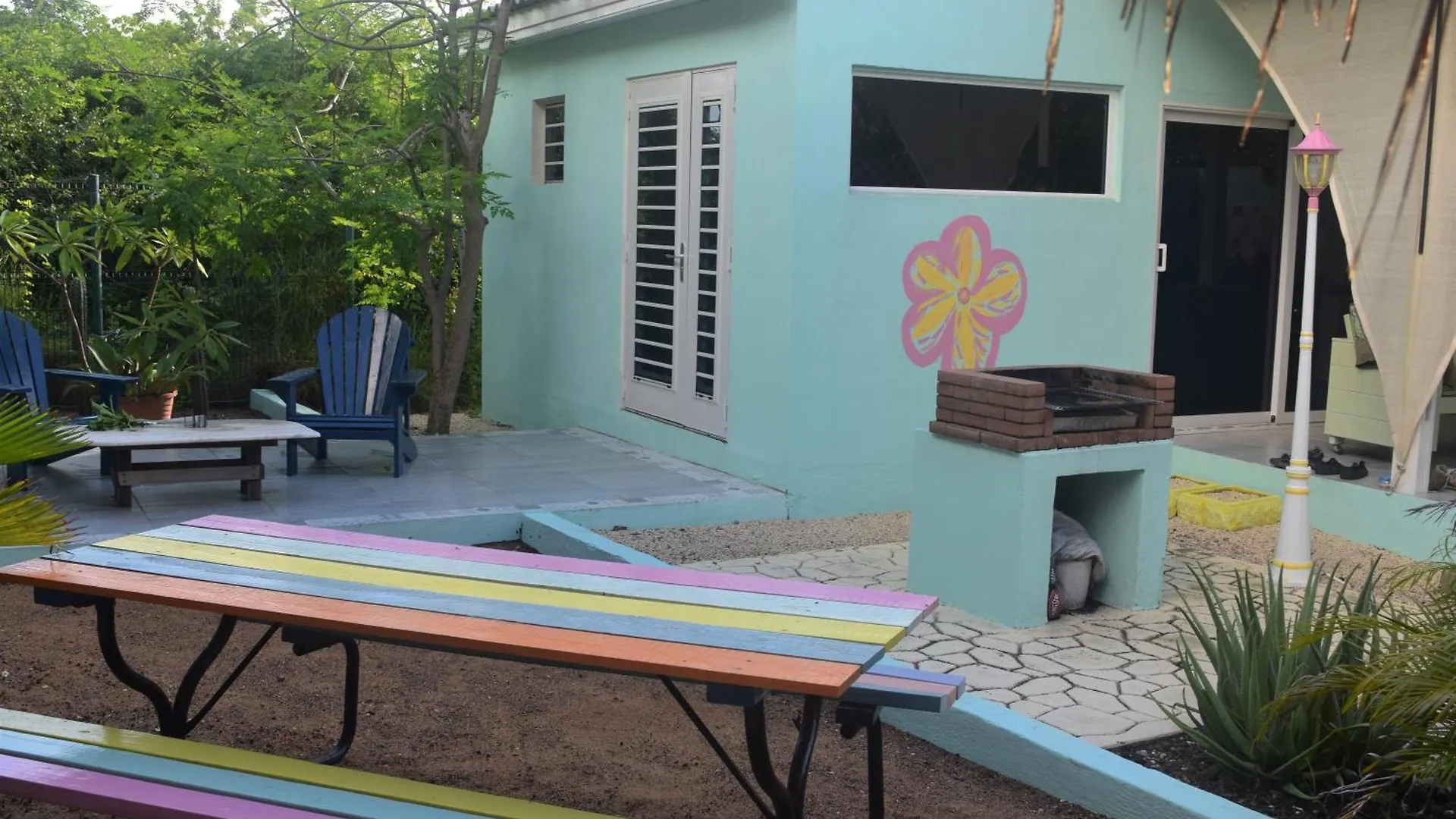 Don Genaro Apartments Barber